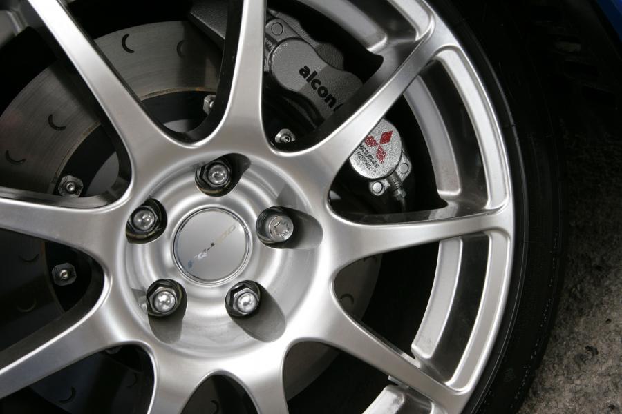 Mitsubishi Lancer Evolution X FQ-400 2009 года  (фото 10 из 64)